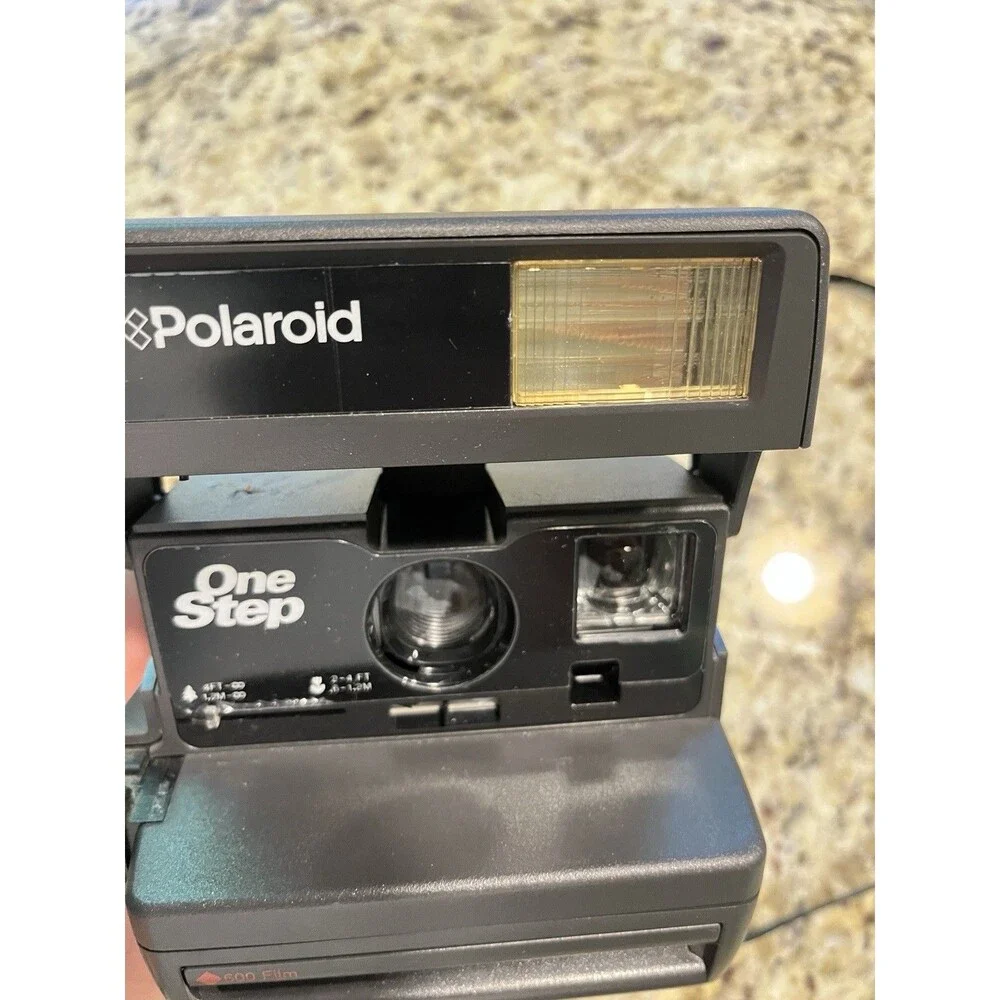 Polaroid One Step Close Up 600 Film Instant Camera With Film Untested RARE